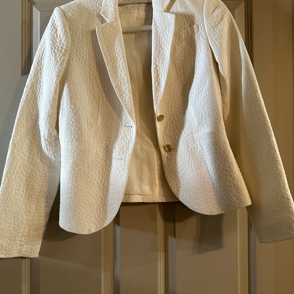 Elegant White Textured Women's Blazer